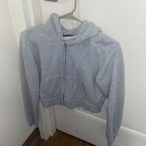 Brandy Melville Crop Zip Up - Picture 3 of 5